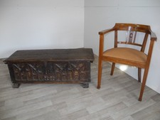 Antike kleine Gotische Truhe