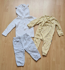 Mädchen Paket Gr. 80, Strickjacke mit Kaputze von Primark, Hose, Schlafanzug
