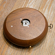 Spieluhr Holzsockel Reuge 28er