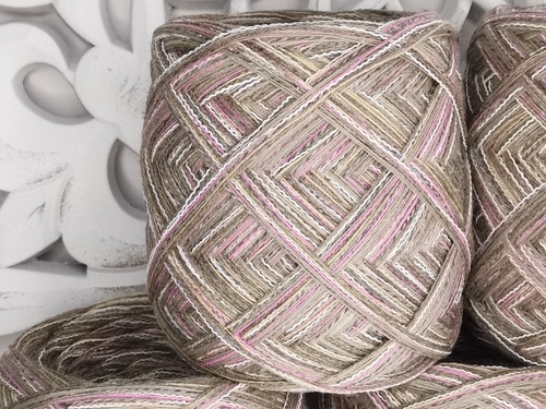 1880 g Taupe-Rose Decke