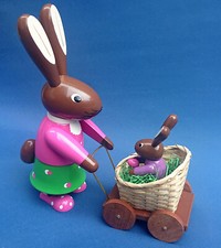 Osterhase Hase mit Kutsche & Hasen - Baby 24cm Groß Kinderwagen Erzgebirge NEU
