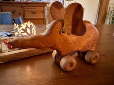 Waldorf Holzspielzeug Elefant auf Rollen