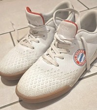 weiße FC Bayern Kinder
