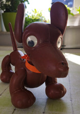 DDR Plastik  Dackel mit