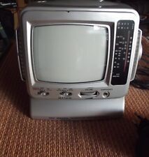 TV tragbar TV-501 5,5" schwarz/weiß mit AM u. FM