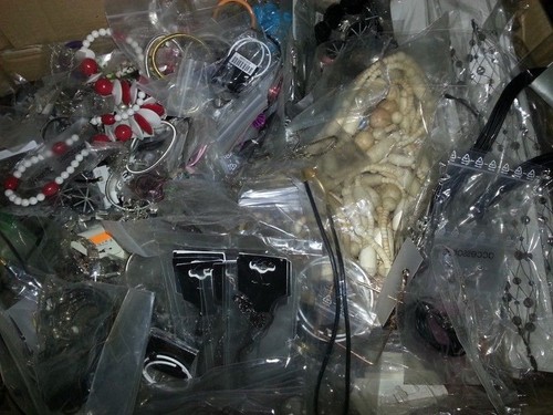 800 teile modeschmuck - 30,