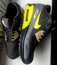 Nike Air Max 90 Essential Black Volt • EU Größe 42 • Sehr Gut Erhalten