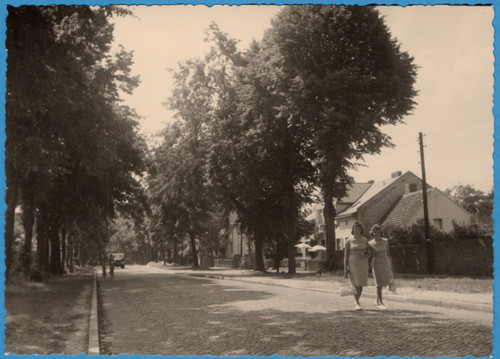 1062 foto straße damen - 18/1062,