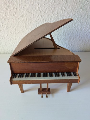 Alte spieluhr als klavier - als,
