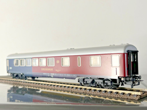 Personenwagen - -, db