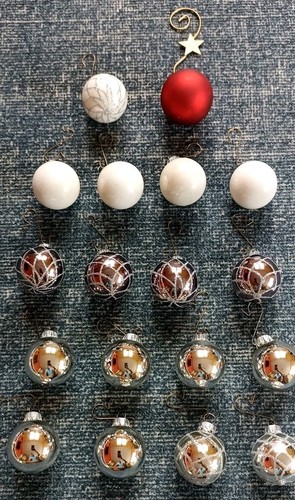 Weihnachtsbaumkugeln - 18,