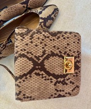 Pumps mit passender Tasche