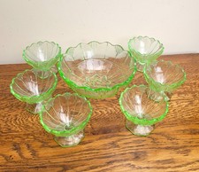 Art Deco Vivid Green Glas 7tlg Eisbecher Trifle Obstschale Set um 1930 Depression