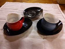 Kaffee- / Cappuccinotassen Luigi Colani 2 Stück rot und blau mit Untertassen