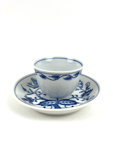 Koppchen mit untertasse - koppchen,