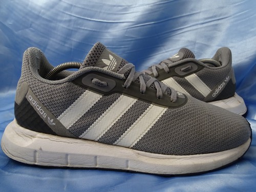 Used adidas swift run sneaker - used,