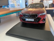 BMW i5 Miniatur 1:18 Feuerrot