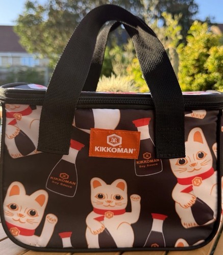 Kikkoman lucky cat isolierte - kikkoman,