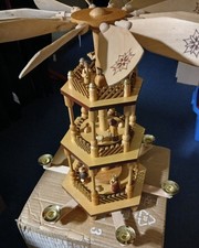 Weihnachtspyramide, 3 Etagen, DDR Erzeugnis Erzgebirge