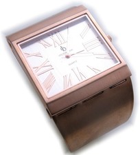 Neu exklusive Damen Uhr rotgold-farben Quarz Spangenuhr Damenuhr rose rosefarben
