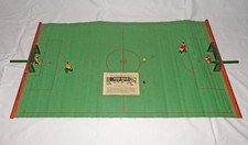 Tipp-Kick-Tischfußballspiel aus den 50er Jahren