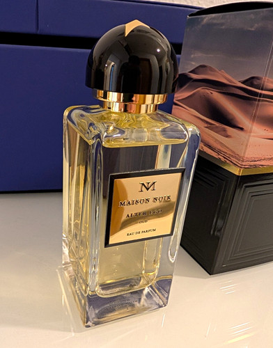 Maison noir alter ego - ego, eau