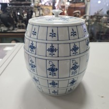 Deckeldose in Form eines