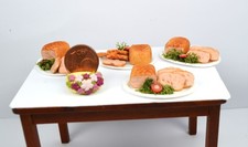*~*  Platte mit angeschnittenen Leberkäse   , Handarbeit für das Puppenhaus  *~*