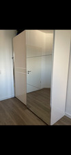 Schwebetürenschrank mit