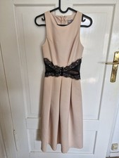 Beige/Aprikos farbendes Kleid von Asos mit Spitze