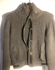 Exklusive BARBARA BUI