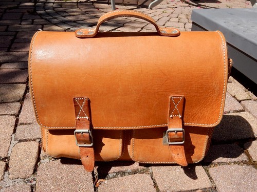 Vintage schulranzen aus leder - vintage,