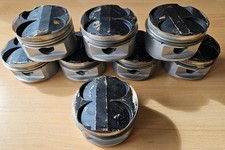 8 Original Formel 1 Kolben aus