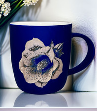 Tasse mit Gravur/ Porzellan/