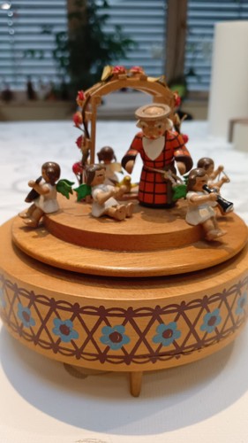 Spieldose petrus mit engeln - ",