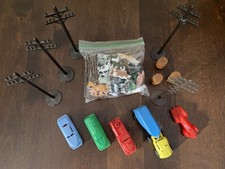 Lionel u.a. Spur O Zubehör 50/60er Jahre,  Autos, Telefonmasten, Fässer, Tiere