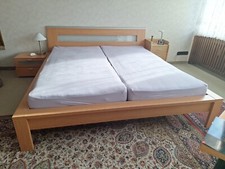 Doppelbett, Gr. 2,00 x 2,20 m, Eichedekor, ohne Matratze und 2 Nachttische