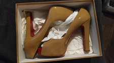 Louboutin Lackleder Plateau Pumps Gr. 40,5