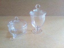 2x Bonbon Gläser Behälter Fuß Deckel Knauf ohne Dekor Nostalgie unbenutzt