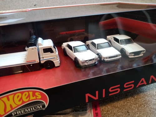 Hot wheels premium nissan - wheels,