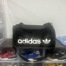 NEW ADIDAS MEDIUM TREFOIL