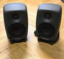 Genelec 8020A Aktiv-Studiomonitore Paar Bi-Amplified Schwarz – Original Iso-Pods
