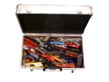 KOFFER METALLKOFFER MIT WERKZEUGE.