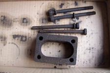 Gehäuse Halterung Flansch für Einspritzpumpe Güldner Motor 2DA mit Schrauben