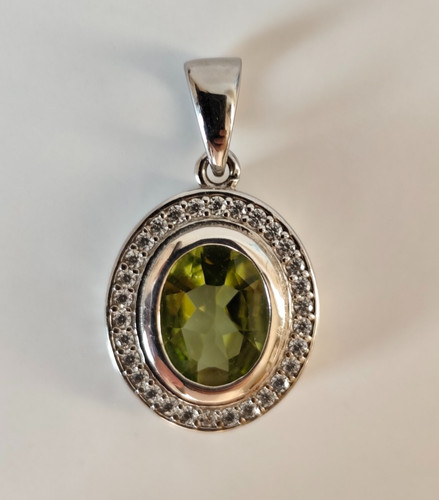 Eleganter peridot anhänger - eleganter, peridot-anhänger