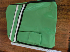 Umhängetasche in grün aus LKW Plane nachhaltig gefertigt