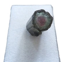 Wassermelonen Turmalin mit Endflächen 19x12,7x14,5 mm 32 ct. Nr. U33607