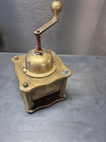 Antike kaffeemühle aus - kaffeemühle,