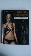 Modezeichnen Design am Modell