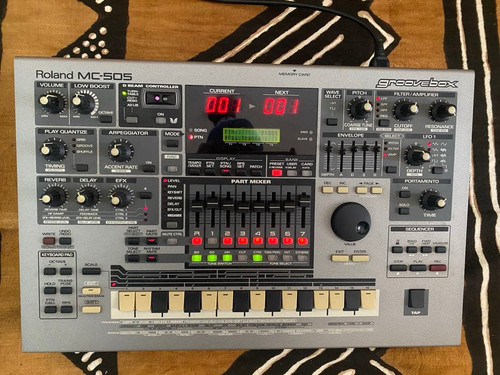 Roland 505 groovebox synth - mc-505,